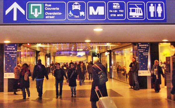 A tunnel leading to the Metro at Bruussels Centrale/Centraal rain station.