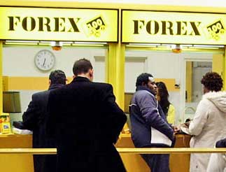 A Forex currency exchange bureau is located in the Oslo, Norway train station.