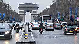 The Avenue des Champs Elysees in Paris France. http://www.enjoy-europe.com/home/18-0440-3.jpg