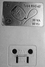 The razor outlet is good for 110 and 220 volts in my hotel bathroom, Turku, Finland. ww.enjoy-europe.com/hte/chap11/1105-ShaverOutlet.jpg