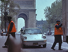 Parking in Paris. http://www.enjoy-europe.com/hte/chap18/Chap18images/7x0027PorscheTriomphe.jpg