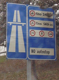An expressway sign in Italy. http://www.enjoy-europe.com/hte/chap18/Chap18images/P1080394ExpresswaySign.jpg
