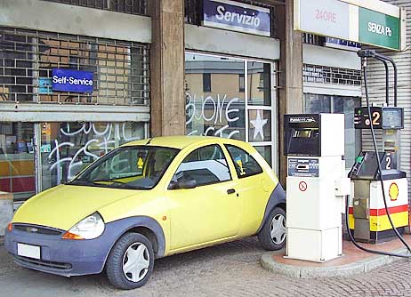 A 24 hour self serve gas station near Monza, Italy.