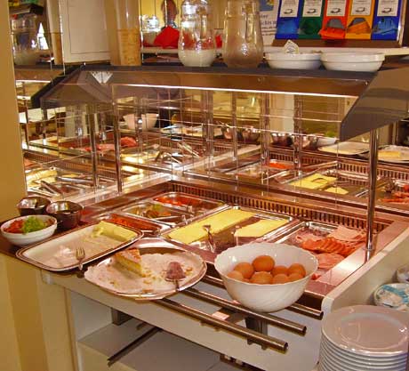 Hostel info in the Krakow, Poland train station. http://www.enjoy-europe.com/typ/images/P1220349-DresdenHostelBreakfast.jpg